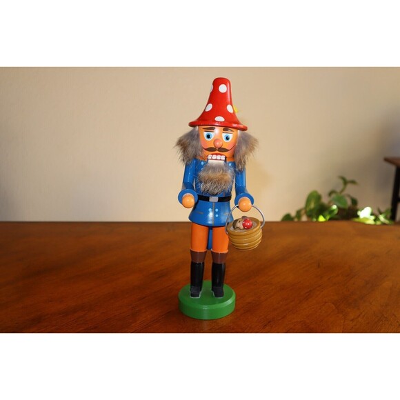 10.75" VEB Hodrewa Rothenthal German Democratic Republic Nutcracker Mushroom Man - Picture 13 of 13